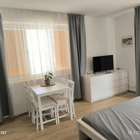 Modern Comfort In The Heart Of The Of * Двур-Кралове-над-Лабем
